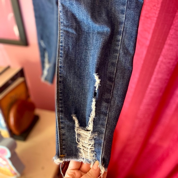 Indigo Rein Distressed Skinny Jeans Classic Medium Wash Stylish Women’s Size 9 - Picture 2 of 4